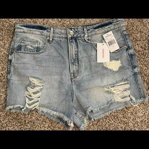 Good American Cut Off Shorts